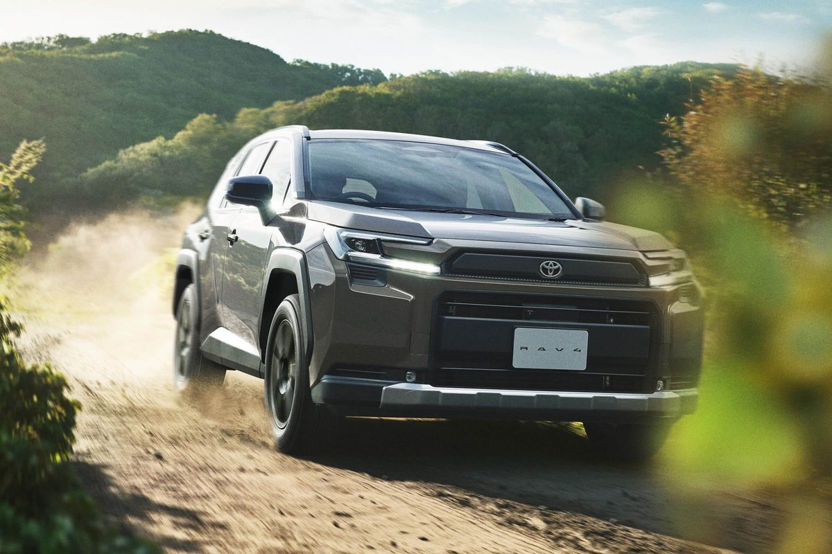 Foto: Toyota - Global gewinnt nicht das modernste Konzept, sondern das anpassungsfähigste. Der Toyota RAV4 ist global die Nr. 1. Foto: Toyota - Global gewinnt nicht das modernste Konzept, sondern das anpassungsfähigste. Der Toyota RAV4 ist global die Nr. 1.